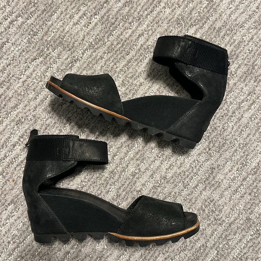 Sorel wedges-black, size 8